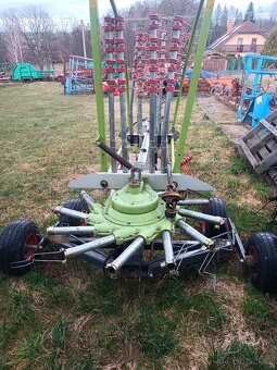 Shrnovač CLAAS LINER 450 T - 5