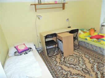 2.lůž. pok. + 3.l. pok., STUDENTKY, dívčí byt, pračka - 5