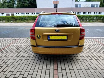 Kia Ceed 1.4i 80KW Rok Výroby 2010  Combi - 5