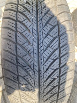 Zimní sada kol BMW 18” 245/45, Rozteč -> 5x120, ET30 - 5