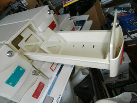 Boxy plastové uzamykatelné 7 ks celek za 400 kč - 5