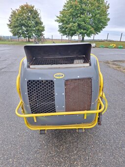 Zahradní traktor John Deere X740 - 5