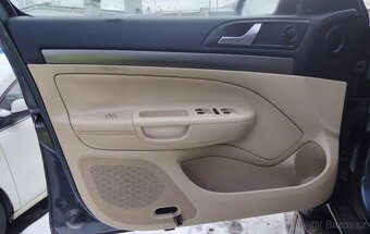 prodám béžový interiér do Škody Octavie 2 kombi - 5