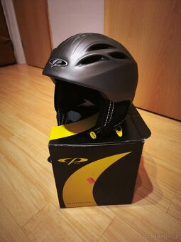 Lyžařská helma, brýle - 5