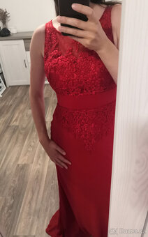 Červené plesové šaty s vlečkou - 5