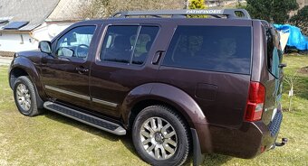 Nissan pathfinder 3.0 - 5