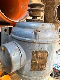 Prodej elektromotorů v Hr.Králové. - 5