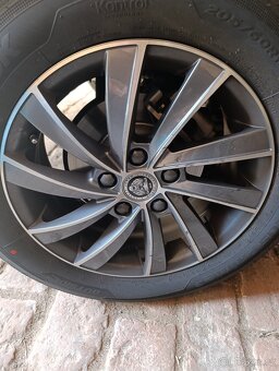 NOVÁ LITÁ KOLA r 16 ŠKODA OCTAVIA 4 TOP STAV - 5