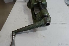 Strojní svěrák čelisti 125mm, rozevření 105mm + klika 17mm - 5