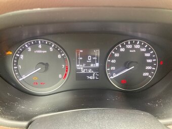 Hyundai i20 55kW, benzín, manuál, r.v. 2018 - 5