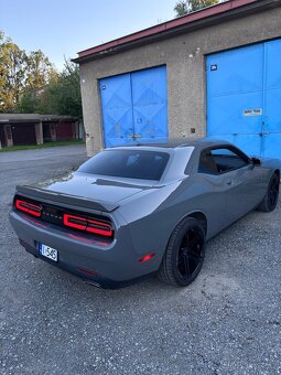 Dodge Challenger 3.6 - 5