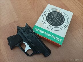Retro hračka automatická pistole ČSSR - 5