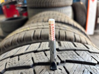 225/65 R16C Michelin - 5