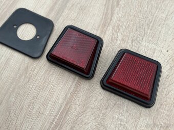 Volha Gaz 24, zadní odrazky , originál nové - 5