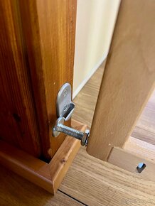 Dřevěná bezpečnostní zábrana 70 x 75-110 cm - 5