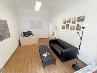 Kolegové do realitní kanceláře, realitní makléřka / makléř. - 5