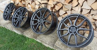 Prodám krásné obuté elektrony 5X112 R19 - 5