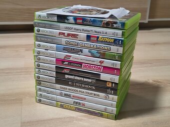 Xbox 360 + 3 ovladače + 15 her - 5