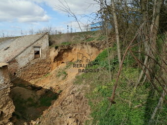 K prodeji stavební pozemek 158 m2 v Hodonicích, prodej stave - 5