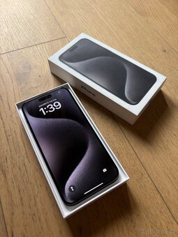 Apple iPhone 15 Pro Max 256GB černý - 5