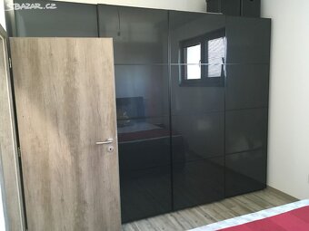 Černé sklo IKEA uggdall - 5