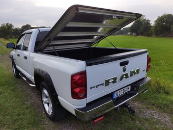 DODGE RAM 1500 Bighorn V8 HEMI 5,7 - 5