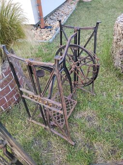 Nohy od siciho stroje - podnozi - 5