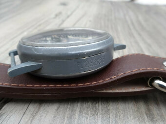 Pozorovací hodinky LACO FL2383 z roku 194345 - vojenské hodi - 5