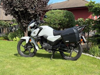 Honda CB125F - 5