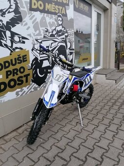 Pitbike Shark 125ccm 17x14 modrá - 5