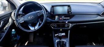 Hyundai i30 Fastback 1,4T GDi nové v ČR 1, majitel - 5