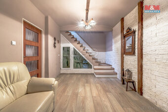 Prodej rodinného domu, 272 m², Řepín, ul. Hlavní - 5