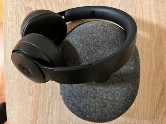 Beats Solo PRO Wireless - 5