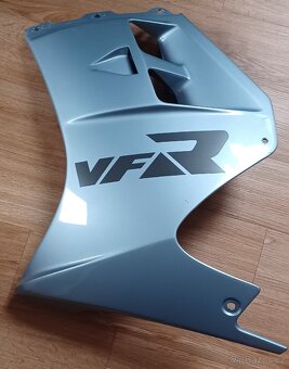 Honda VFR 750 RC24 kapoty - 5