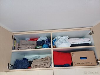 Prostorná skříň ručně vyrobená jako nová - 5