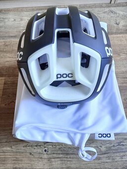 Černo bílá helma POC Ventral Air mips nfc 50-56cm - 5