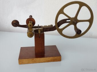 Stará hodinářská frézka - 5