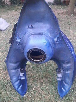 Nádrž Triumph Tiger 800 - 5