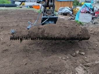 Naklápěcí hrábě 250cm - 5