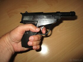 Pistolka plastová - made in italy - 5