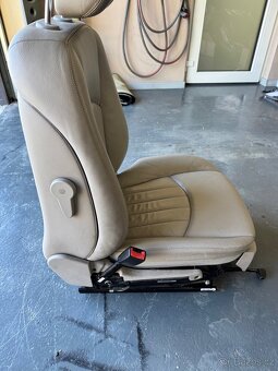 Mercedes W211 E-class interier - 5