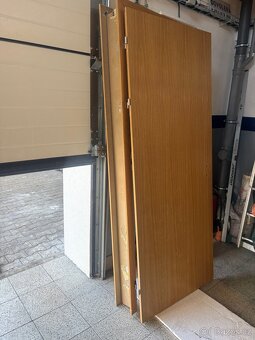 Prodám interiérové dveře se zárubněmi - 5