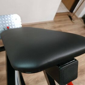 Posilovací stroj na záda T bar s oporou - 5