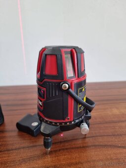 Prodám nový křížový laser HILDA s červeným paprskem - 5