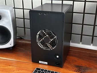 Promise Pegasus R8 16TB SSD - RAID 0,1,5,6,50,60 Thunderbolt - 5