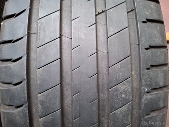 235/55/19 Michelin Letní 5,5 mm a 5 mm - 5