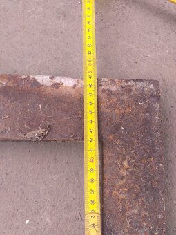 Dvě stará výklopná litinová okna - 5