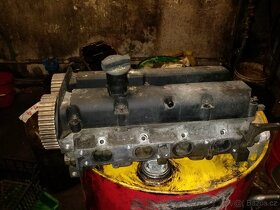 Prodám hlavu válců Ford 1.4 16v - 5