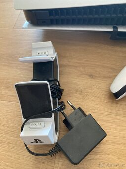 Prodám PlayStation 5 (PS5 s mechanikou) - 5