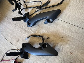 Predni cast z Yamaha Fz1N 06-13 - 5